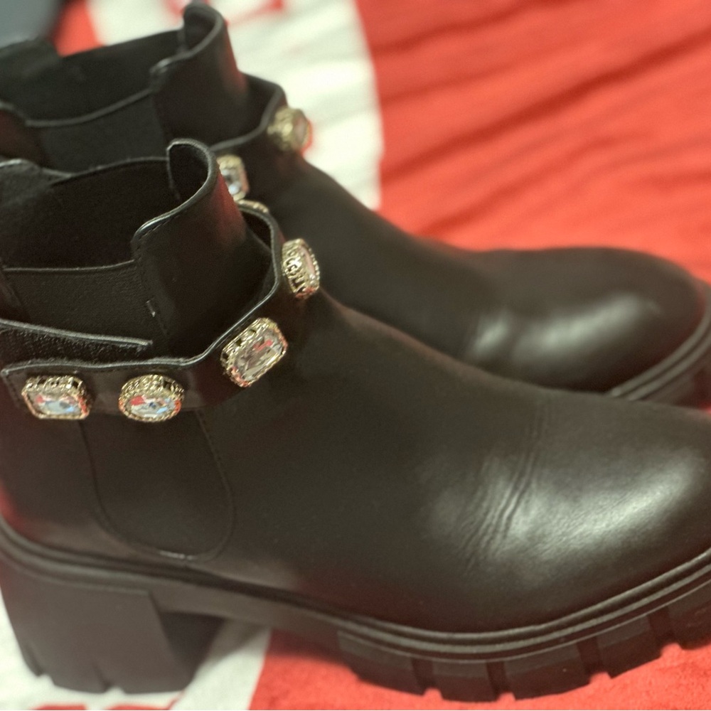 Steve Madden Amulet Ankle Boot 9.5